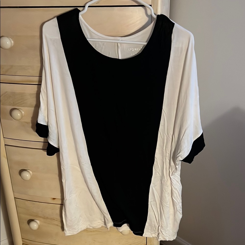 Women's Black and White Top